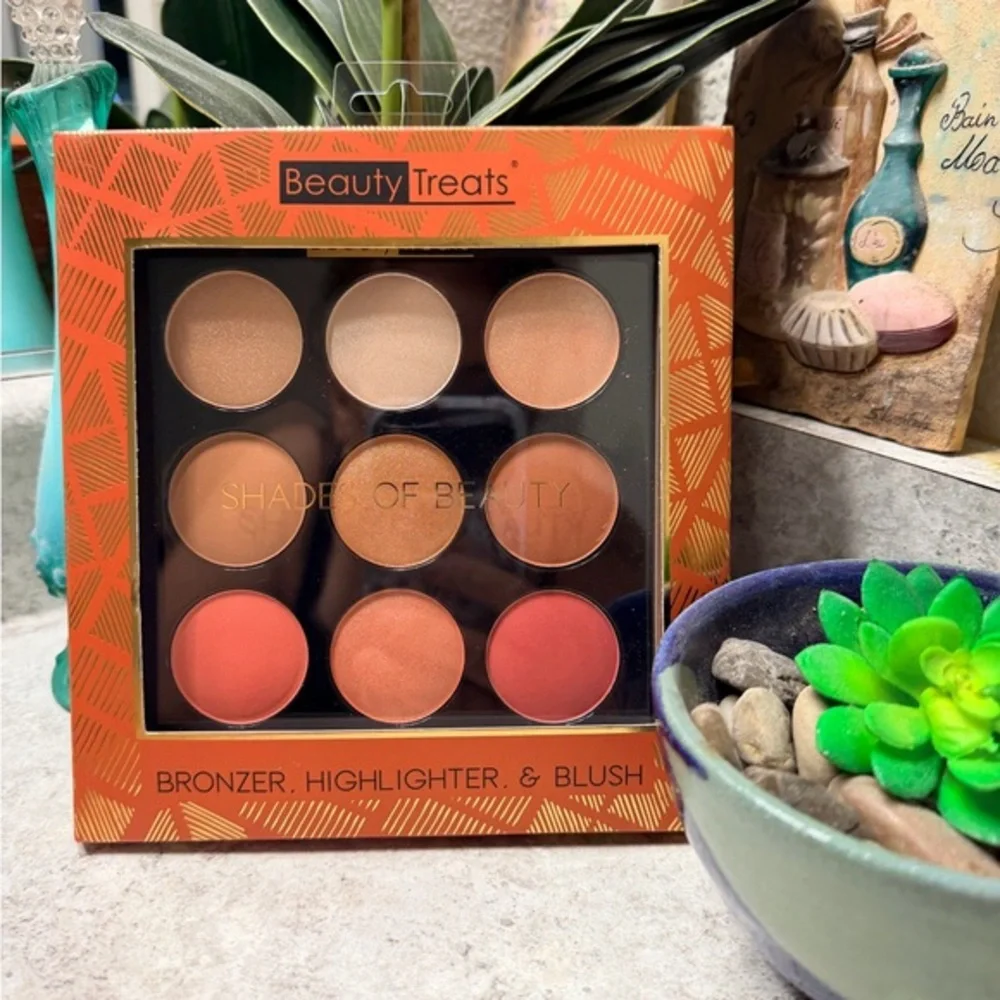 Beauty Treats SHADES OF BEAUTY Bronzer, Highlighter Blush- Warm Coral/Bronze